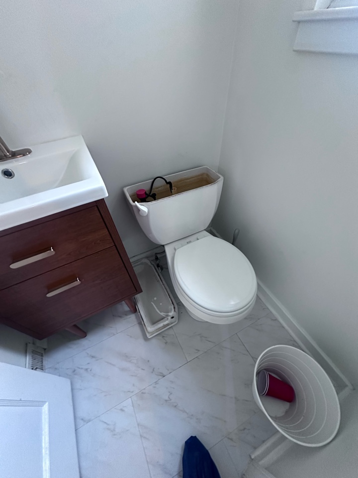 Evaluation of toilet in Manayunk PA. Plumber. Plumbing.