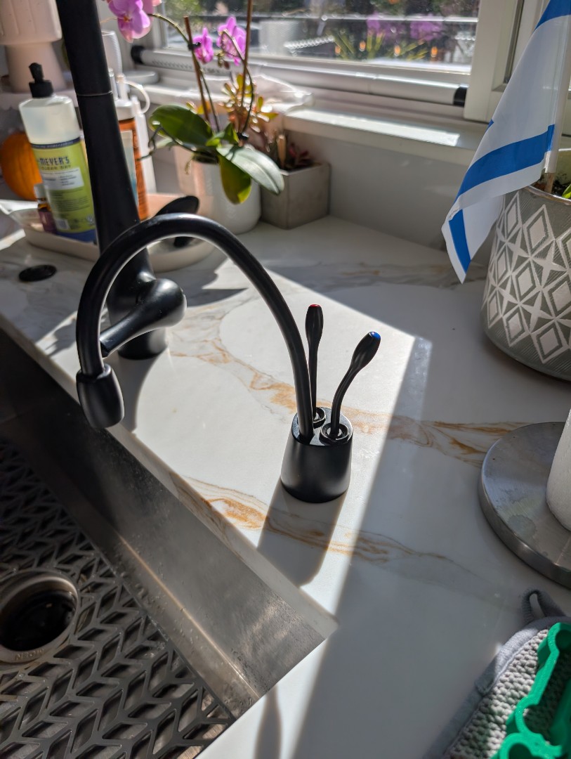 
plumbing diagnostic. leaky faucet evaluation. dripping faucet. faucet replacement. faucet repair. PlumbPRO Services. Fort Washington, PA. Maple Glen, PA. 