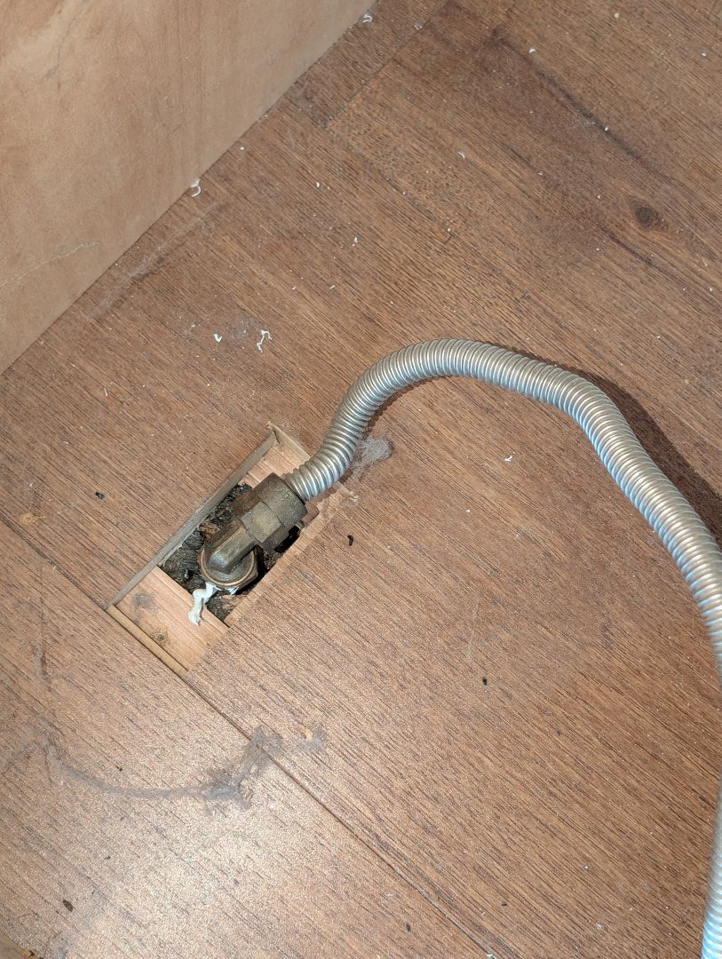 
fix gas line. fix gas valve. plug gas line. disconnected gas line. PlumbPRO Services. Glenside, PA. 