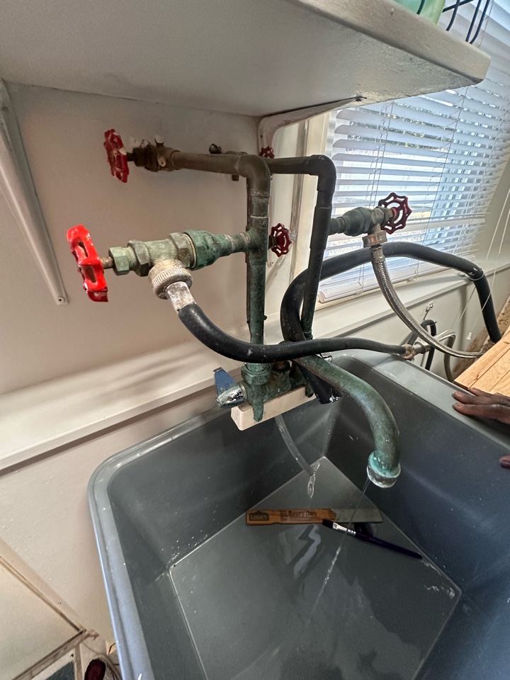 Evaluation of laundry faucet in Blue Bell PA. Plumbing. Plumber.