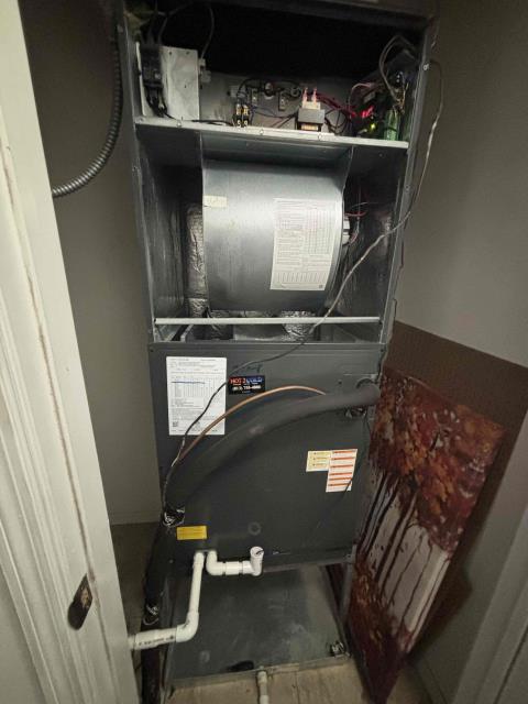 Inside and outside units were up there model numbers and serial numbers. Both units were sticker slot with Hot 2 Cold stickers. No problems. Only concern was last time was here. Did a polling clean. The cold are very, very dirty ever since those look pretty well no problems with the unit unit has not done no error codes in the last 30 days Did a sub cooling and sub heating check sub cooling around 8.5 sub heat was running around 10 on that it is a man of inverter system so does run out multiple stages no issues before leaving.