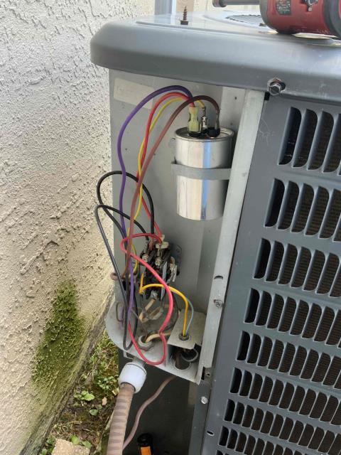 I was called to a home to replace a thermostat. Upon arrival, I went ahead and replaced the thermostat. I installed the new one and the system kicked on and made sure the thermostat was operating correctly. The customer registered the thermostat on their computer. The customer paid the remaining balance of $174.50 with a card. I was called to a home to replace a thermostat. Upon arrival, I went ahead and replaced the thermostat. I installed the new one and the system kicked on and made sure the thermostat was operating correctly. The customer registered the thermostat on their computer. The customer paid the remaining balance of $174.50 with a card.