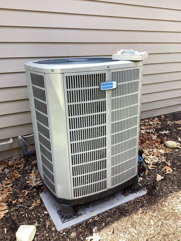 Completed annual maintenance on outdoor AC unit including inspection of electrical components. Replaced 410 filter and installed #35 humidifier pad. Unit appears to be in good working condition with no visible issues detected.