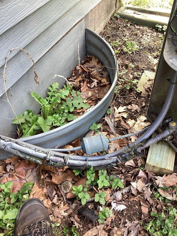 Completed planned single maintenance on 10+ year old HVAC system, including filter replacement with 14x20x1 filters, inspection of electrical components including capacitor and contactor, and verification of proper system operation. All components found to be functioning within normal parameters, and unit left in good working condition.