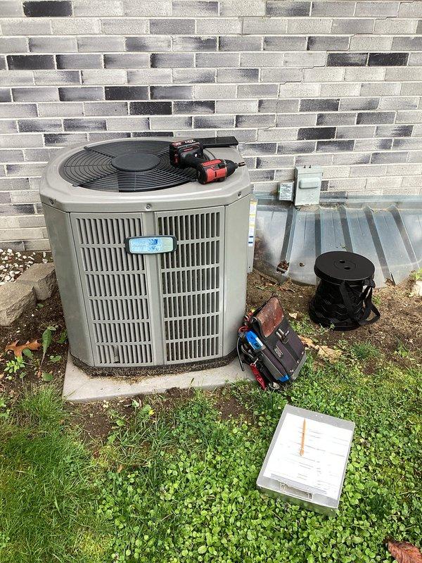 Completed planned air conditioning maintenance on outdoor condensing unit. Performed system inspection, replaced Media 410 air filter and HUM 35 humidifier component, tested electrical components including dual capacitors and contactor, and verified proper system operation within manufacturer specifications.