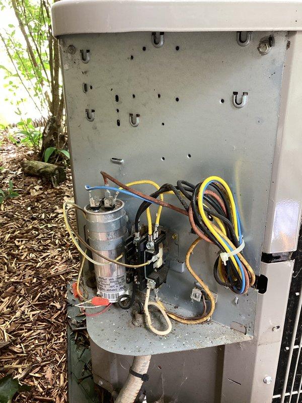 Completed Gold Level planned maintenance on single HVAC system. Performed comprehensive inspection of outdoor condensing unit, verified electrical connections and capacitor operation at disconnect box, checked condenser coil condition, and documented equipment status with photos. All components found operating within normal parameters with no immediate service needs identified.
