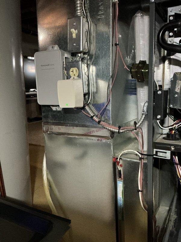 Responded to no heat service call for furnace displaying error code 9HEE1. Diagnostic inspection revealed control board functioning with power indicators illuminated. Inspected Honeywell control module and verified proper connections to thermostat. Reset system and restored normal heating operation.