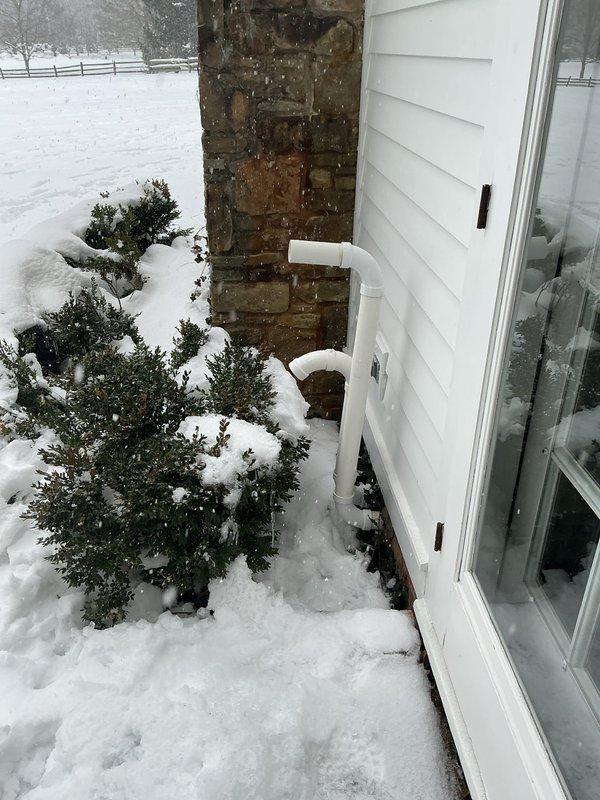 Responded to callback for system not reaching setpoint. Diagnosed intermittent heating issue where furnace would heat to 70°F then shut down despite 72°F setpoint. Determined thermostat was incorrectly calibrated and recalibrated Honeywell ProSeries thermostat to match actual room temperature. System now heating properly to setpoint.