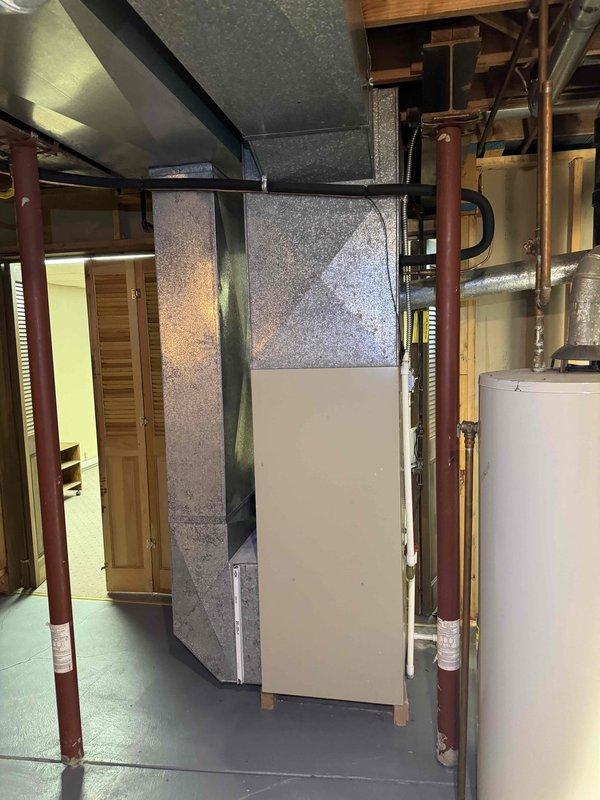 Responded to emergency no-heat call for Comfortmaker furnace system of unknown age. Diagnostic testing revealed system malfunction causing noise. Performed necessary repairs and verified proper operation with temperature readings using Fieldpiece analyzer, restoring heat function to the unit.