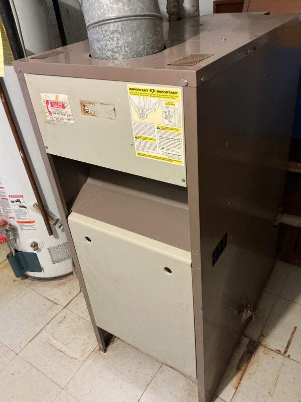Performed scheduled maintenance on boiler heating system. Inspected unit components including safety controls and connections. Identified corrosion on copper elbow joint in the plumbing network that requires monitoring during next service visit.
