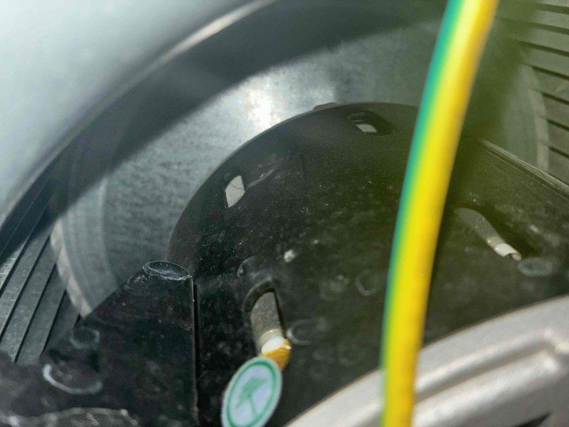 Performed routine heating maintenance service. Inspected and tested the humidifier components, including connection wires and temperature probe. System operational with no issues found.