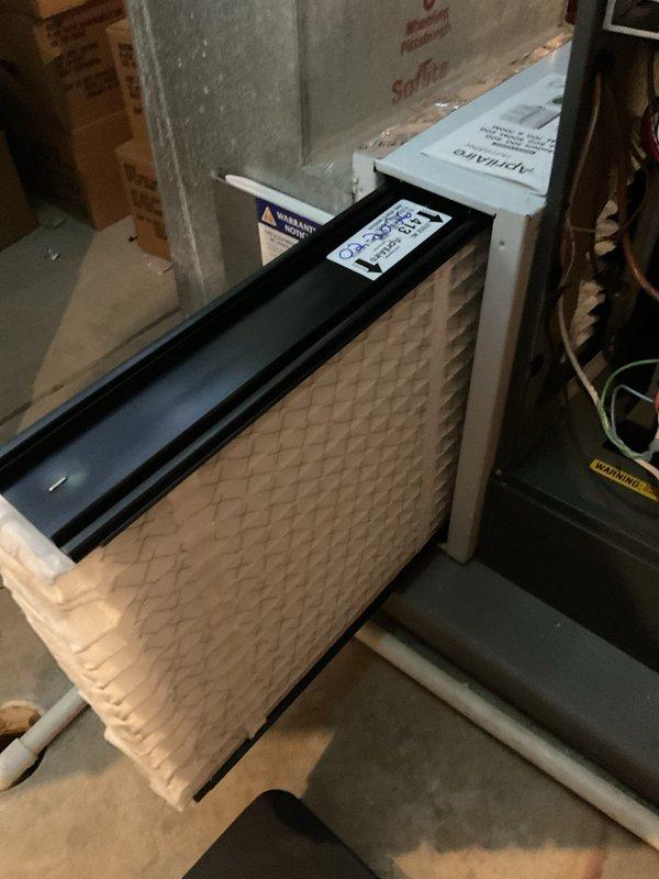 Performed routine heating maintenance on residential HVAC system, including inspection of control board and electrical connections. Replaced air filter with new pleated filter to ensure proper airflow and system efficiency.