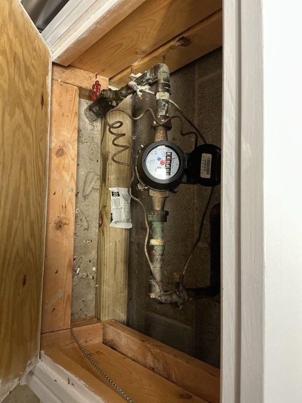 Performed electrical inspection of residential ceiling fixtures including fan installation and recessed lighting. Verified proper mounting of ceiling fan on vaulted surface and examined functionality of integrated light fixtures. No electrical issues identified with the installation.