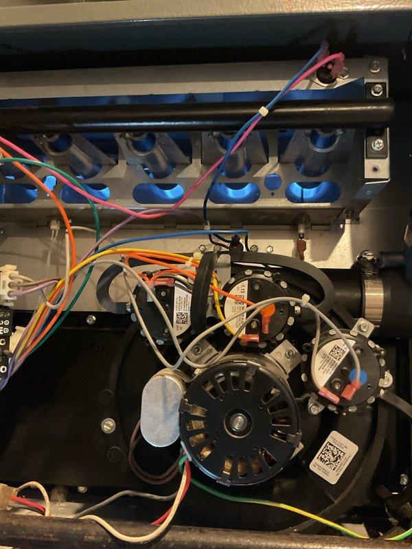 Performed scheduled preventive maintenance on furnace heating system. Inspected system components including circuit board, blower motor assembly, and wiring connections, all found to be in normal operating condition with no visible issues. Completed comprehensive heating maintenance service per SPP maintenance agreement requirements.