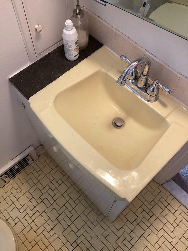 Responded to ceiling leak caused by leaking pipes in residential bathroom. Upon inspection, identified source of water intrusion affecting ceiling below bathroom fixtures. Completed necessary repairs to stop active leak and prevent further water damage to structure.