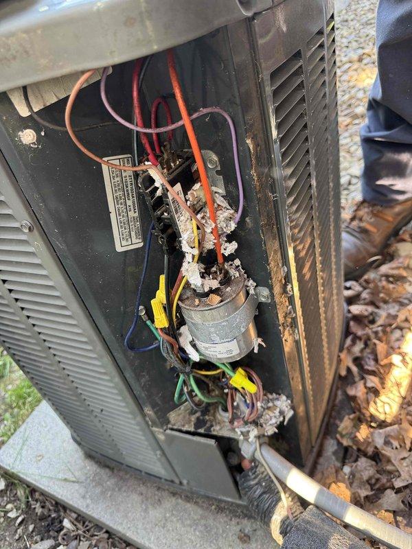 Completed comprehensive cooling tune-up on outdoor HVAC unit, performing thorough inspection of electrical components, compressor, capacitor connections, and blower motor assembly. Attempted to contact customer regarding electrical system findings but was unable to reach them by phone.