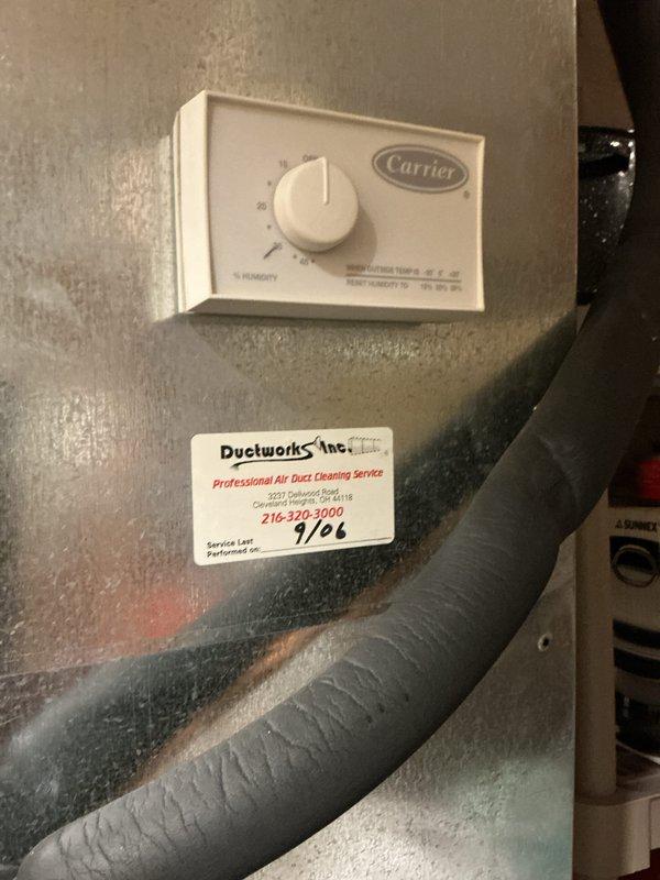 Completed routine cooling season tune-up on residential air conditioning system. Performed comprehensive inspection of outdoor condenser unit and indoor HVAC components, verified proper operation of Carrier thermostat control, and confirmed system functionality per manufacturer specifications.