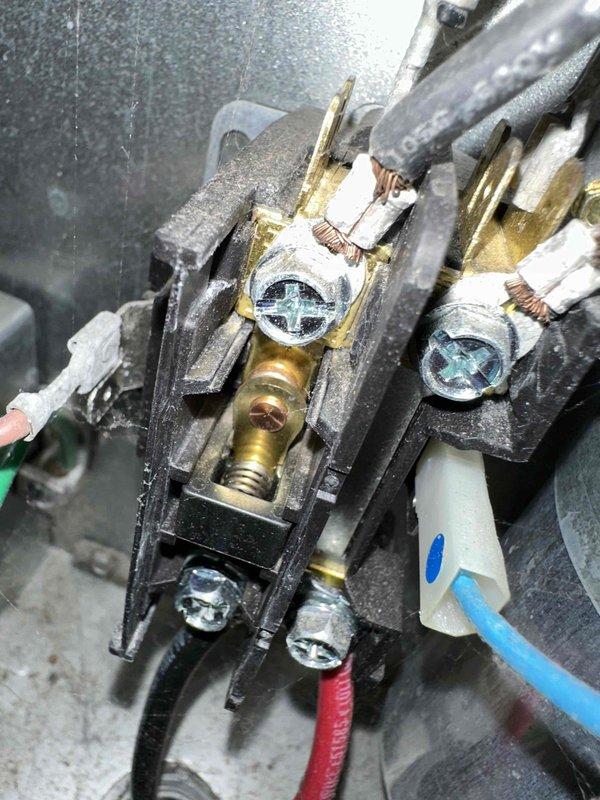 Completed routine cooling system tune-up and maintenance inspection on HVAC unit. Performed electrical diagnostics including amp draw measurements using clamp meter, verified proper electrical connections at terminal block, and confirmed all components operating within normal parameters.
