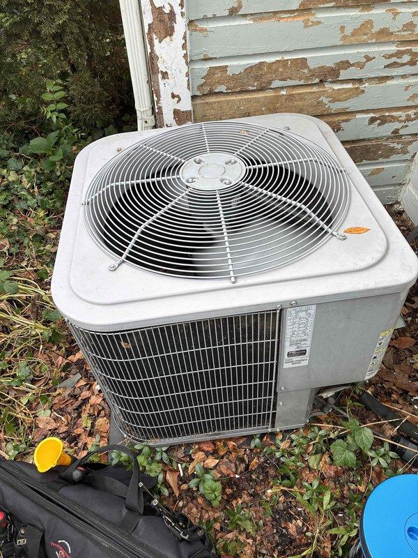 Completed cooling tune-up on residential outdoor condensing unit. Performed electrical diagnostics using clamp meter, verifying voltage and amperage readings to ensure proper system operation. All measurements were within normal operating parameters, and unit is functioning as designed.