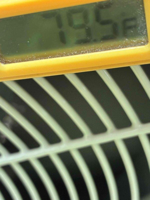 Completed scheduled cooling system maintenance visit. Performed comprehensive inspection of air conditioning unit, including visual examination of control board components and capacitors rated at 450V. Verified system operation and took diagnostic measurements to ensure proper performance and efficiency of the cooling equipment.