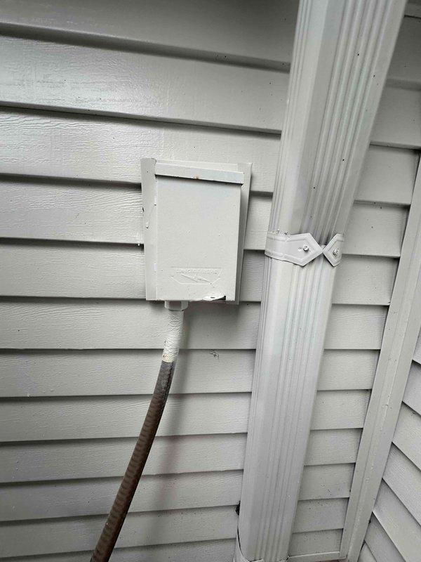 Completed comprehensive cooling system tune-up on residential HVAC unit. Performed standard maintenance procedures including system inspection, temperature differential measurements showing 267.5°F at condenser location, and verified proper operation of exterior equipment and electrical connections. All components functioning within normal parameters upon completion.