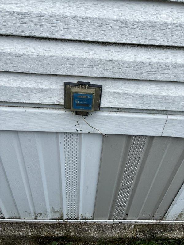 Conducted on-site assessment of mobile home for central air conditioning replacement options. Evaluated existing exterior-mounted HVAC components and indoor air filtration system to determine equipment specifications and installation requirements for new AC system.