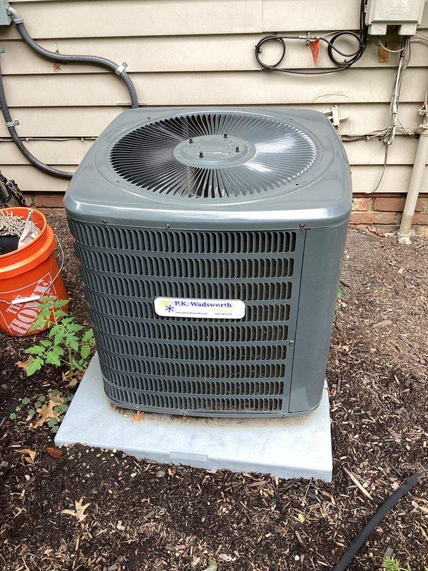 Completed routine preventive maintenance on residential split-system air conditioning unit. Performed comprehensive inspection of outdoor condenser unit, verified proper operation of fan motor and compressor, checked refrigerant line connections and insulation integrity, and confirmed all electrical connections were secure. Unit found to be in good working condition with no immediate service needs identified.