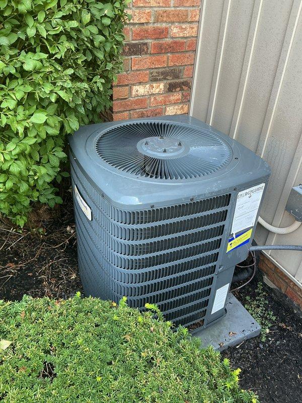 Completed routine HVAC cooling system maintenance on residential split system including outdoor condenser unit and indoor air handler. Performed standard preventative maintenance procedures, inspected all components for proper operation, and verified system functionality with no issues identified requiring repair.