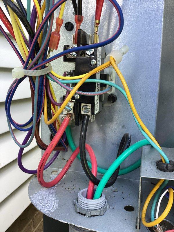 Completed first-year MVP cooling maintenance on residential HVAC system. Performed comprehensive inspection of outdoor condensing unit, including electrical contactor, wiring connections, and disconnect box with Edison fuses. All electrical components, terminal connections, and safety devices were inspected and found to be functioning properly with no issues identified.