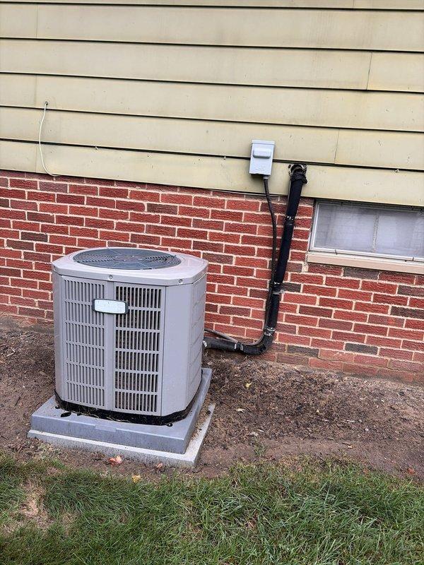 Completed routine HVAC cooling maintenance on residential air conditioning system. Performed comprehensive inspection of outdoor condenser unit, verified proper refrigerant line connections and mounting, tested system operation with digital diagnostic equipment, and confirmed unit is functioning within normal operating parameters.