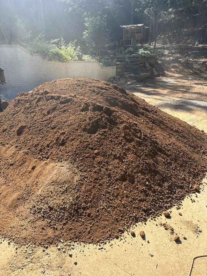 Screened topsoil 