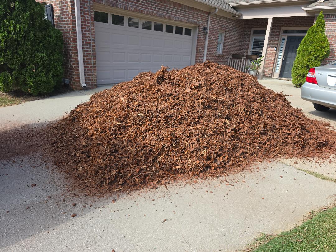 Birmingham, AL - Pine Mulch Delivery Birmingham, AL - Pine Mulch Delivery