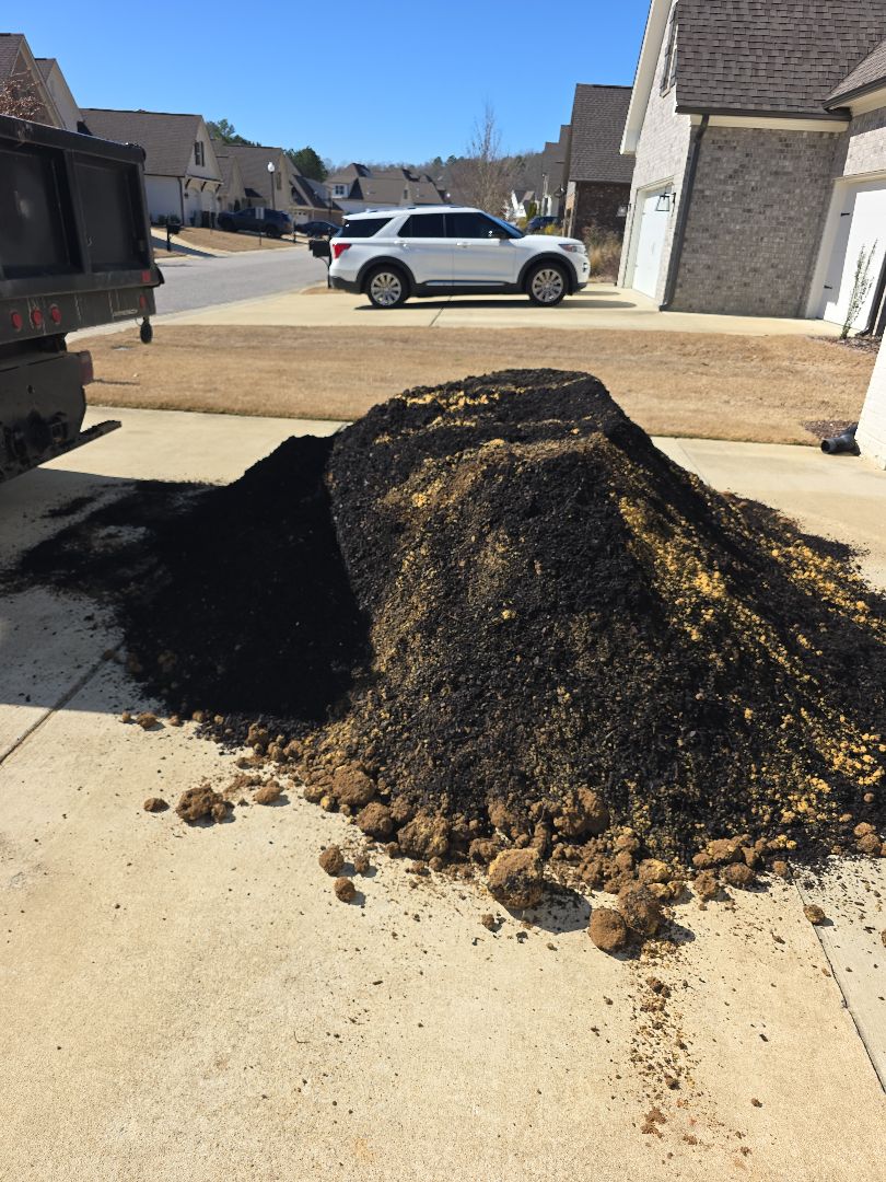 Top Soil/Soil Conditioner Delivery