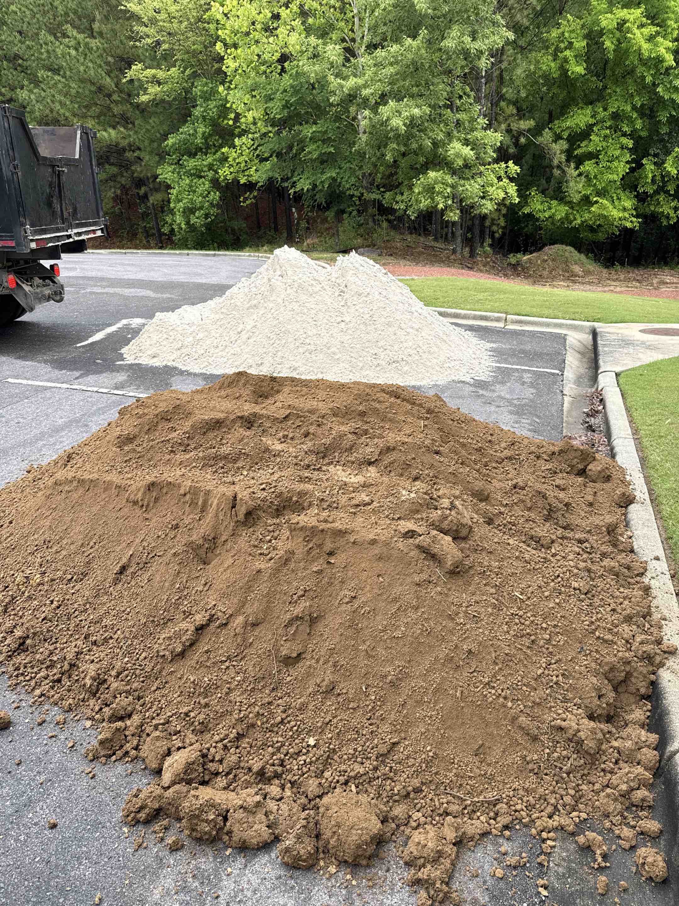 Screened topsoil and white sand delivery to Valleydale Hoover 