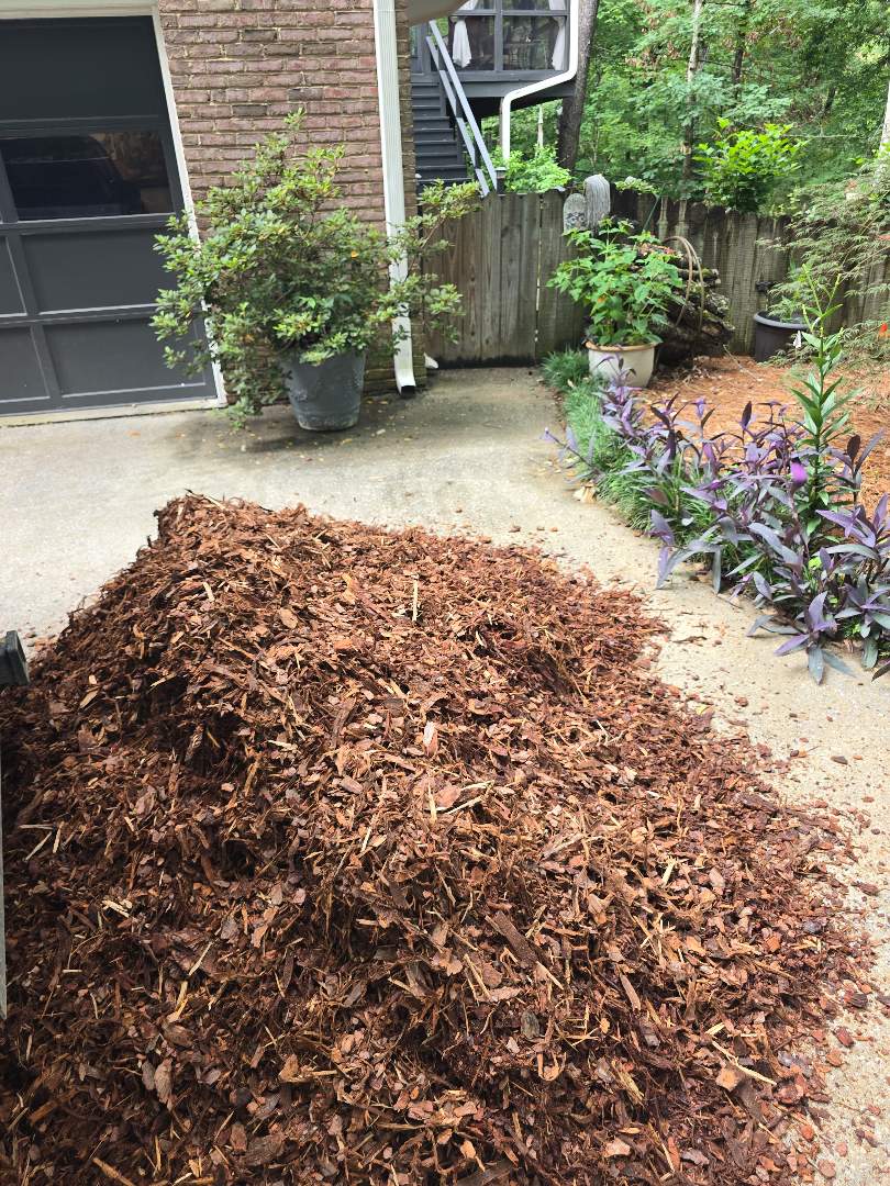 Pine Mulch Delivery