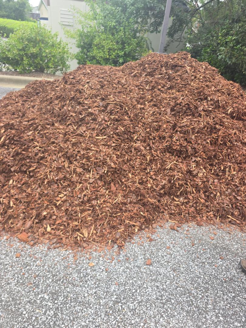 Pine mulch Delivery