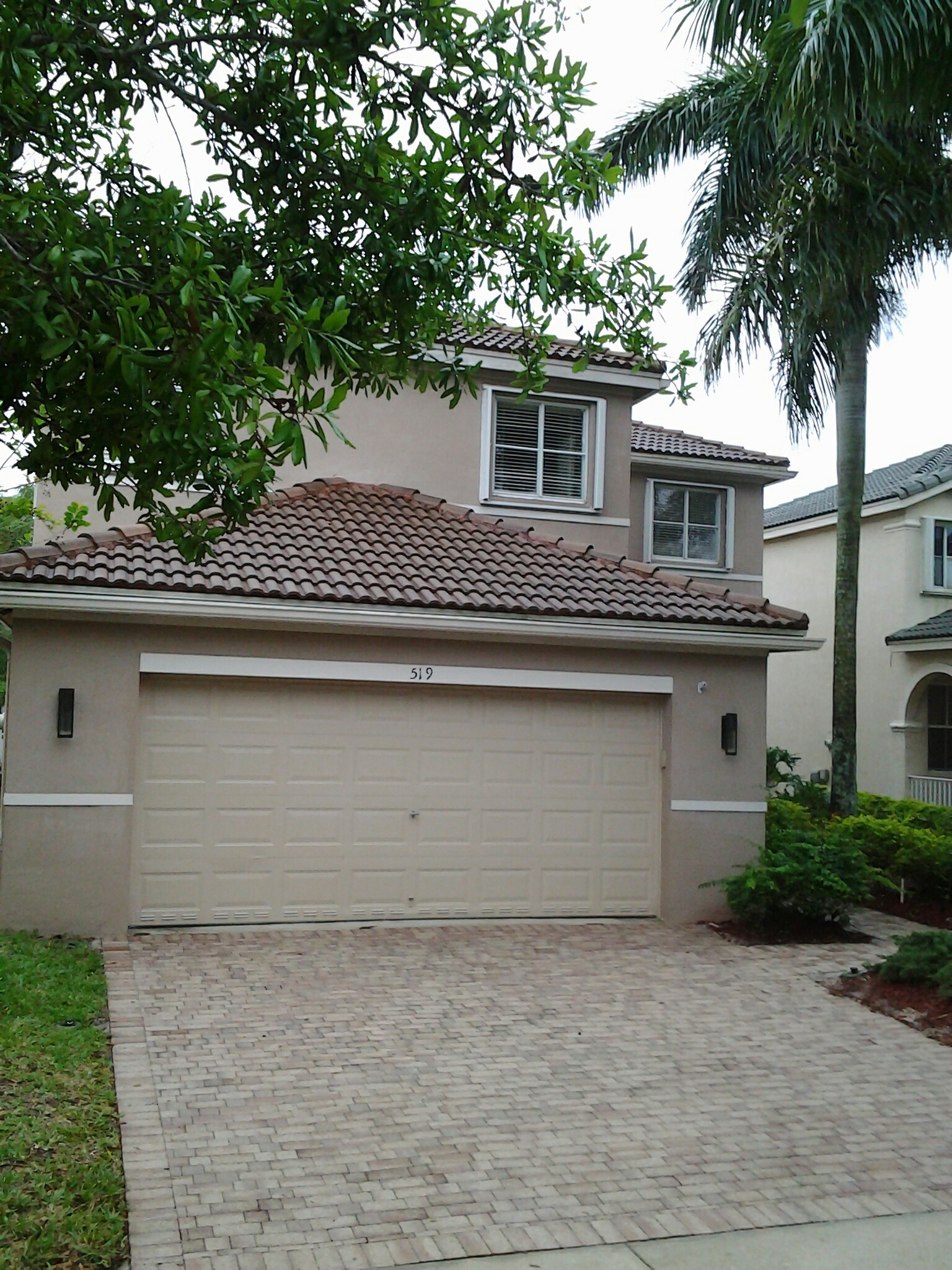 Clean edges and roofacide roof Clean edges and roofacide roof
