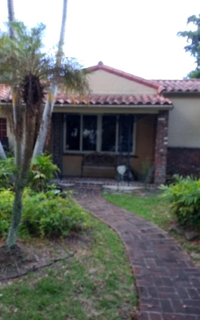 Miami Shores, FL - Fisx roof. Oliver ,duane, israel Earl w&Alexis Miami Shores, FL - Fisx roof. Oliver ,duane, israel Earl w&Alexis