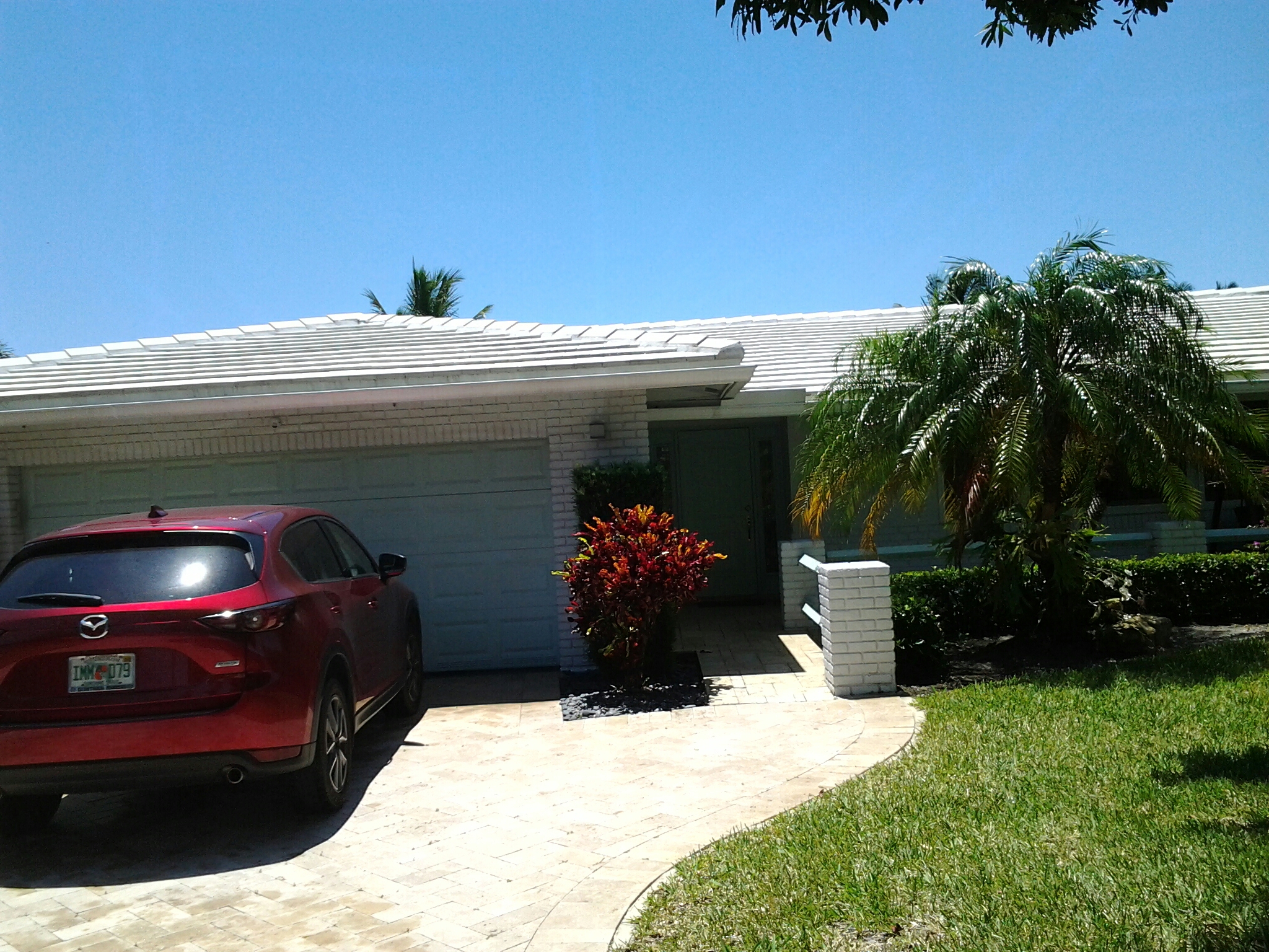 Pompano Beach, FL - Pressure clean roof patio pool deck and driveway Pompano Beach, FL - Pressure clean roof patio pool deck and driveway