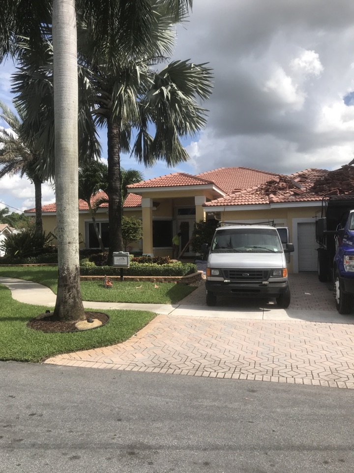 Eagle tile install in plantation Eagle tile install in plantation