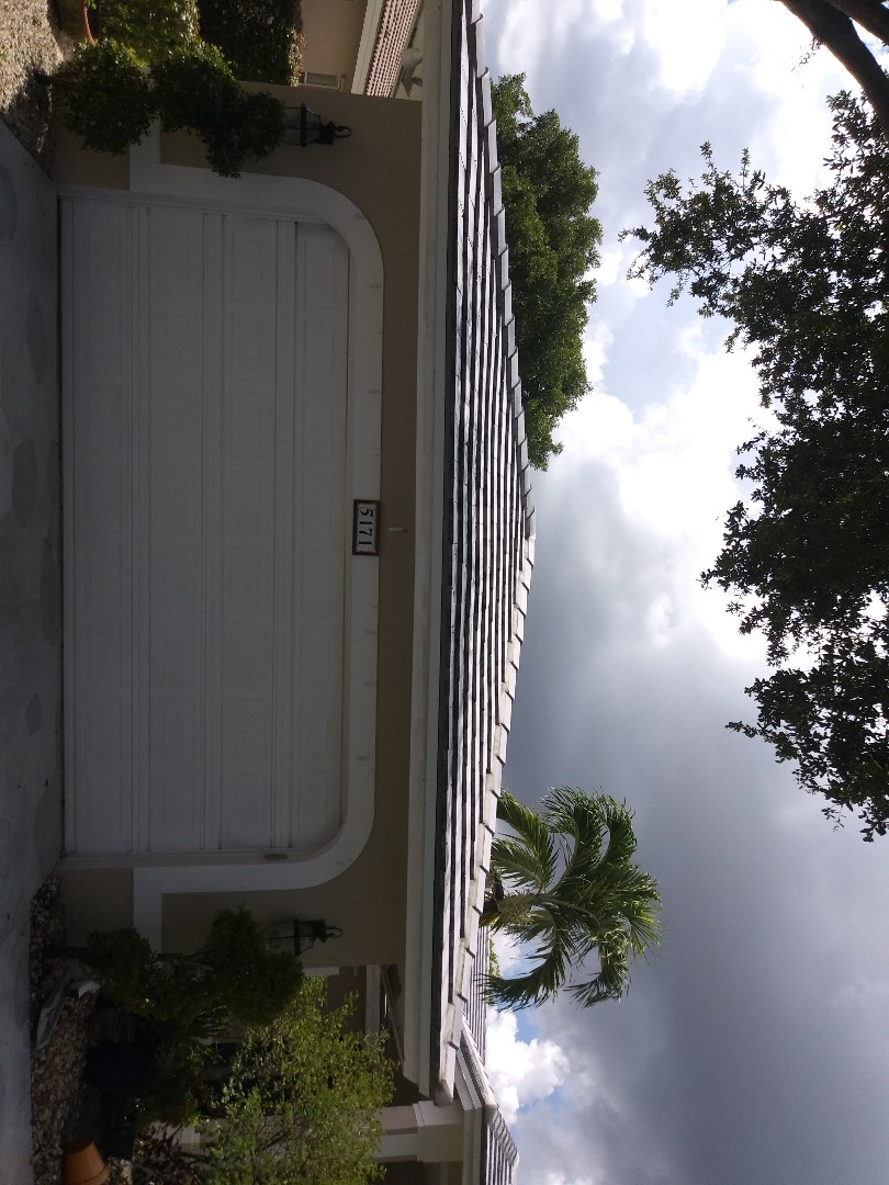 Pompano Beach, FL - Clean edges and Roofacide service guys Darron and Gary Pompano Beach, FL - Clean edges and Roofacide service guys Darron and Gary