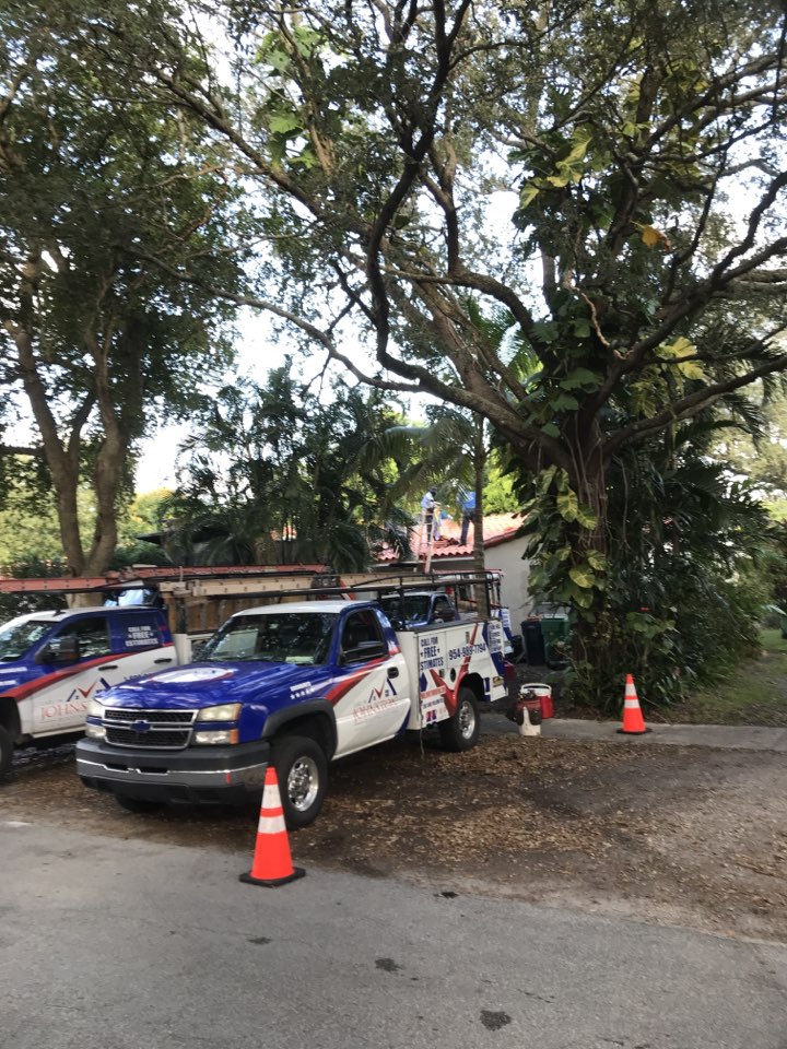 El Portal, FL - Checking on a re-roof in El portal replacing Roof tiles with clay Santa Fe El Portal, FL - Checking on a re-roof in El portal replacing Roof tiles with clay Santa Fe