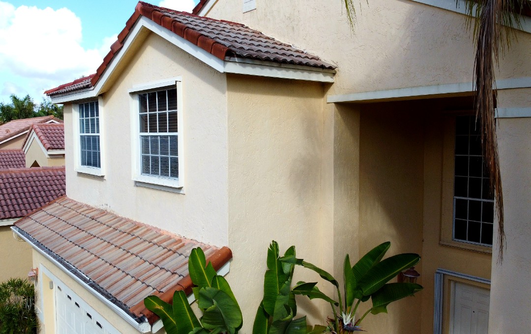 Fascia repair estimate in Hollywood,FL by Mike Wilde of Earl Johnston Roofing Fascia repair estimate in Hollywood,FL by Mike Wilde of Earl Johnston Roofing