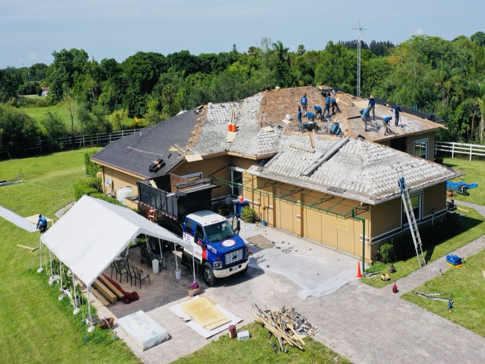 Southwest Ranches, FL - GAF TIMBERLINE HDZ SHINGLE REROOF IS STARTING TIDAY IN SOUTHWEST RANCHES, FL Southwest Ranches, FL - GAF TIMBERLINE HDZ SHINGLE REROOF IS STARTING TIDAY IN SOUTHWEST RANCHES, FL