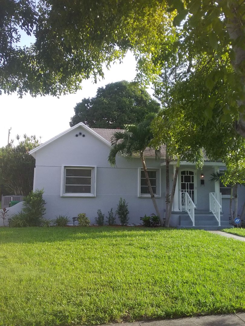 El Portal, FL - Roof coating in Miami Shores by Duane and Darnell from Earl W Johnston Roofing El Portal, FL - Roof coating in Miami Shores by Duane and Darnell from Earl W Johnston Roofing