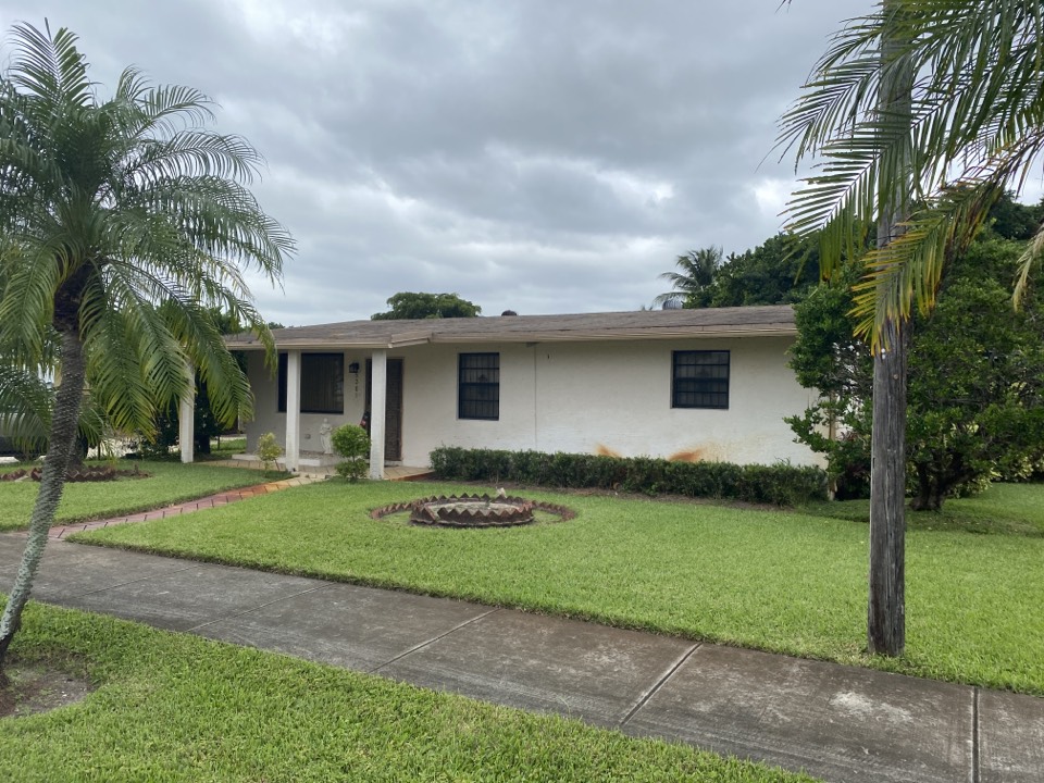 West Park, FL - Timberline HDZ Shingle & Flat ReRoof Estimate / Earl W Johnston Roofing / (954)-989-7794 / Eric Suarez / Se Habla Espanol West Park, FL - Timberline HDZ Shingle & Flat ReRoof Estimate / Earl W Johnston Roofing / (954)-989-7794 / Eric Suarez / Se Habla Espanol
