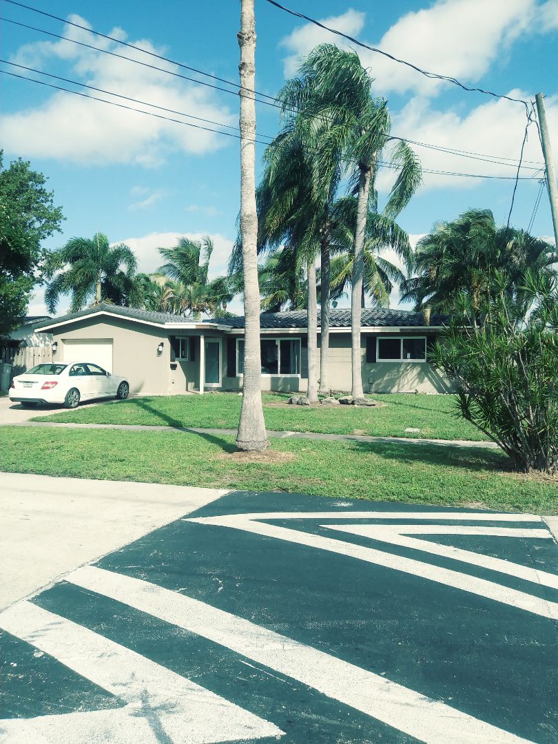 Pompano Beach, FL - Finished eagle Capistrano Sierra Madre concrete roof tile by earl w Johnston roofing Pompano Beach, FL - Finished eagle Capistrano Sierra Madre concrete roof tile by earl w Johnston roofing