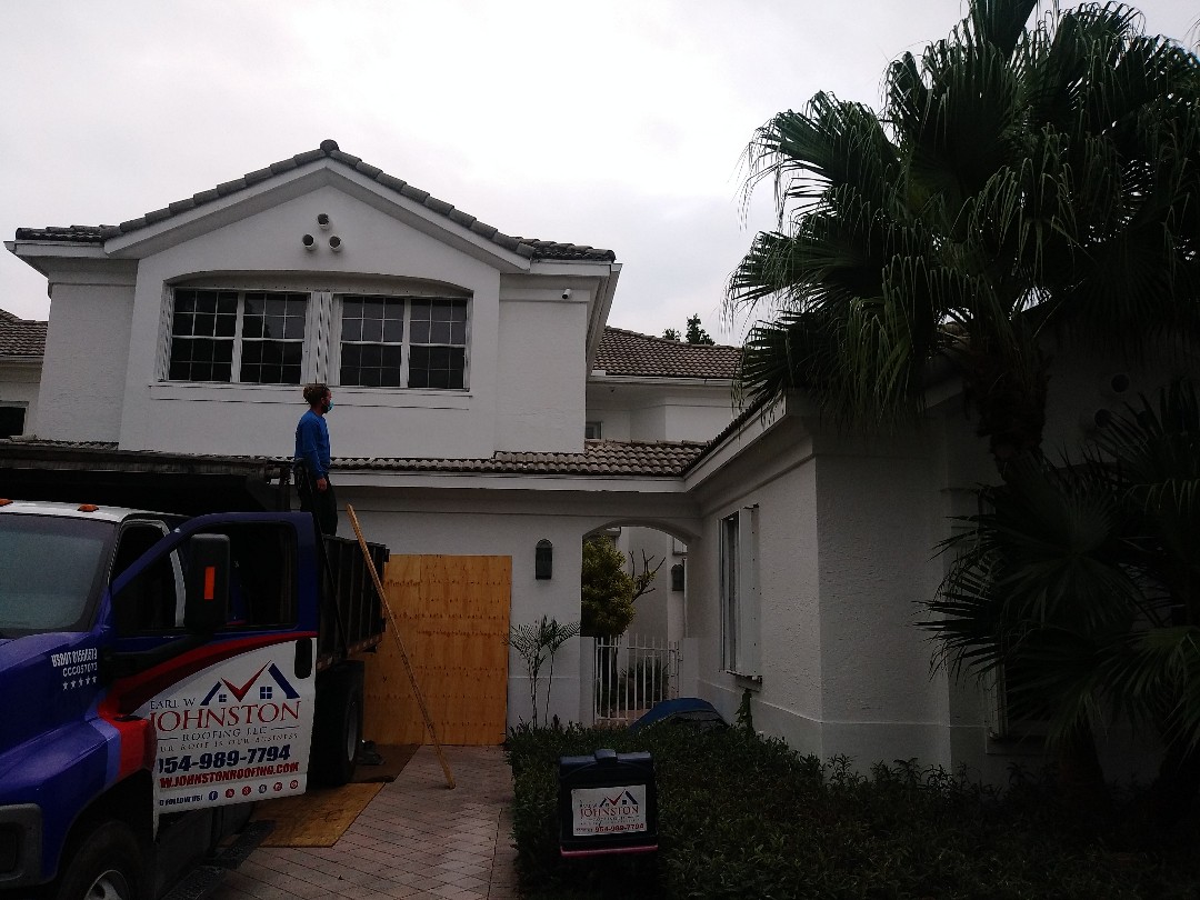 Aventura, FL - Reroof tile Aventura Aventura, FL - Reroof tile Aventura