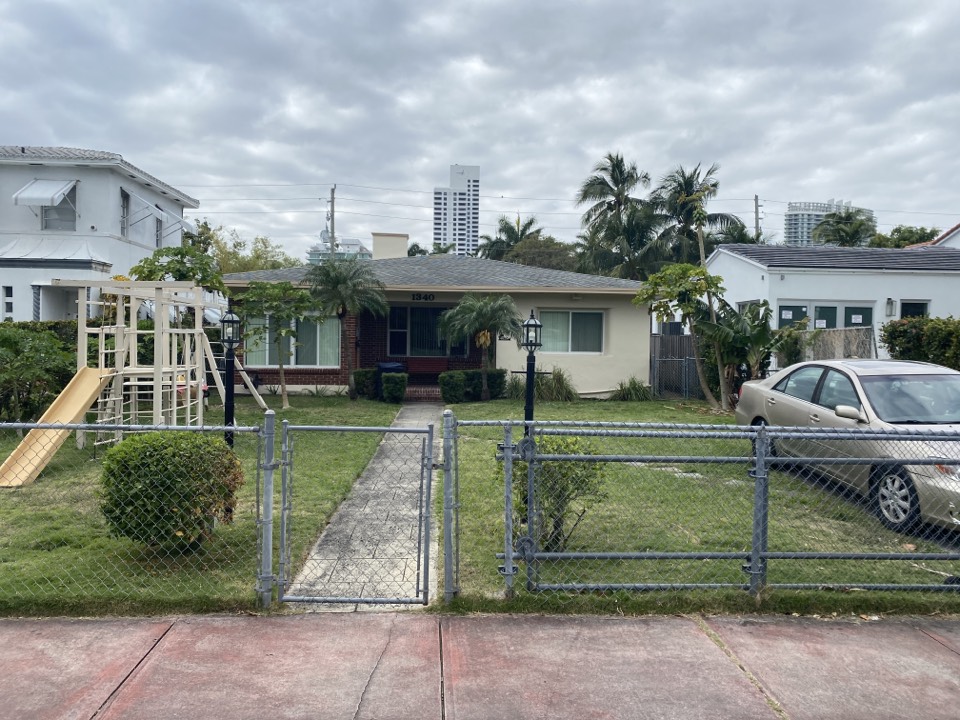 Miami Beach, FL - Timberline HDZ Shingle & Flat ReRoof Estimate / Earl W Johnston Roofing / (954)-989-7794 / Eric Suarez / Se Habla Espanol Miami Beach, FL - Timberline HDZ Shingle & Flat ReRoof Estimate / Earl W Johnston Roofing / (954)-989-7794 / Eric Suarez / Se Habla Espanol