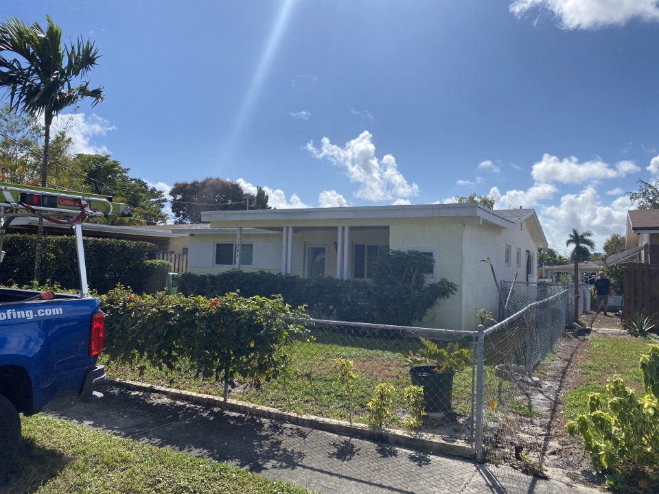 Dania Beach, FL - Timberline HDZ Shingle & Flat ReRoof Estimate / Earl W Johnston Roofing / (954)-989-7794 / Eric Suarez / Se Habla Espanol Dania Beach, FL - Timberline HDZ Shingle & Flat ReRoof Estimate / Earl W Johnston Roofing / (954)-989-7794 / Eric Suarez / Se Habla Espanol